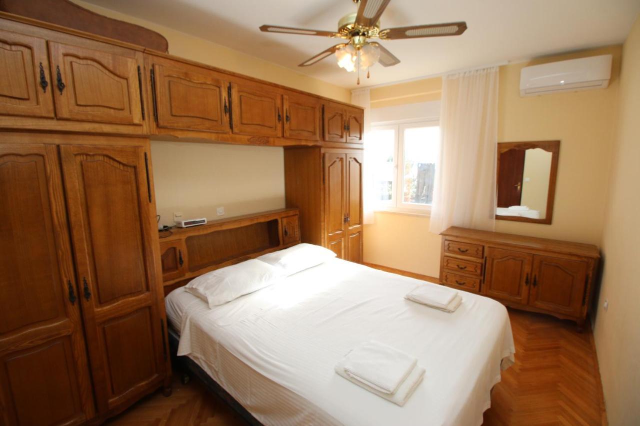 Apartment With 2 Balconies And Sea View Omiš Exterior foto