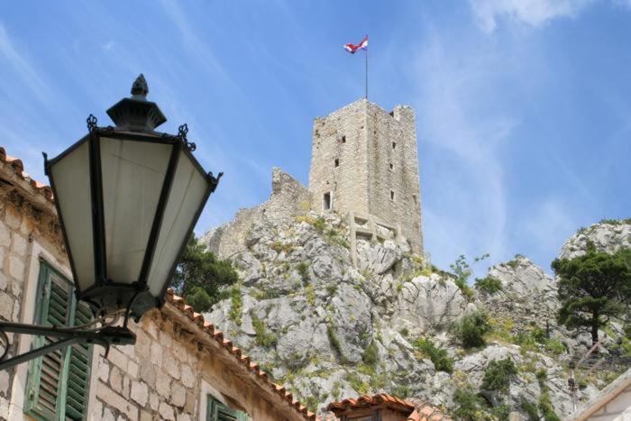 Apartment With 2 Balconies And Sea View Omiš Exterior foto