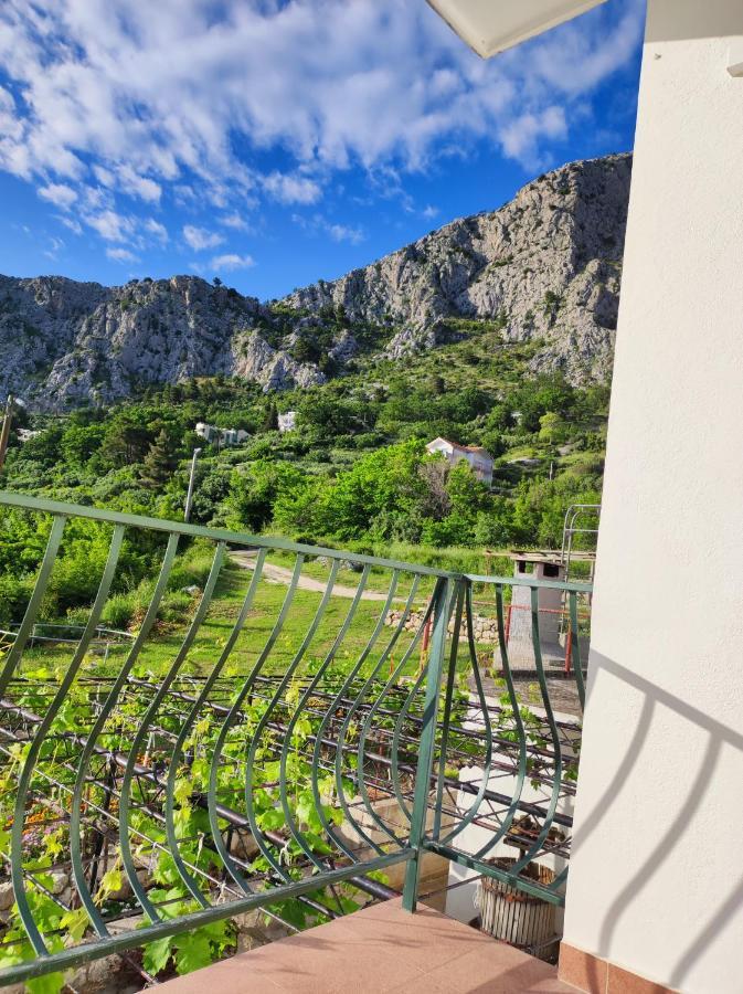 Apartment With 2 Balconies And Sea View Omiš Exterior foto