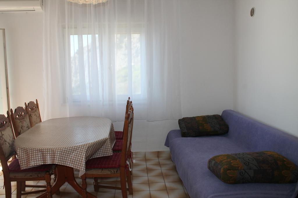 Apartment With 2 Balconies And Sea View Omiš Exterior foto